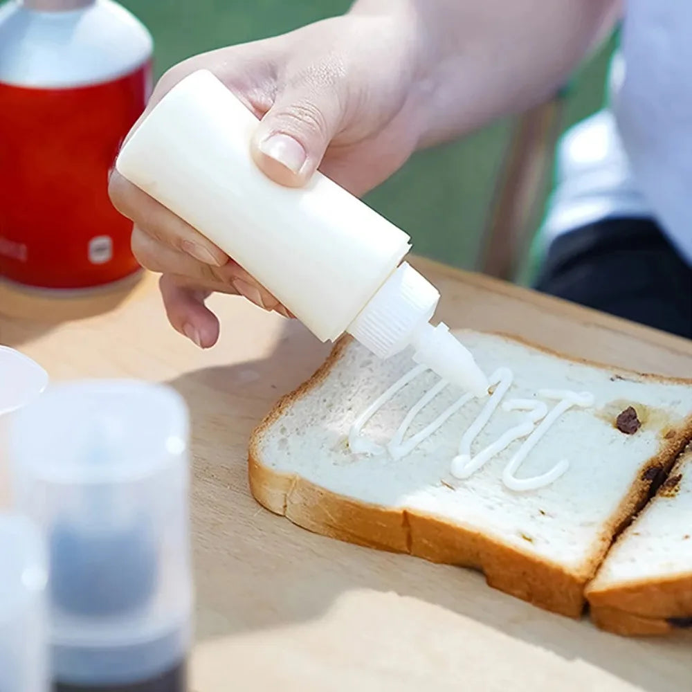 Mini Sauce Seasoning Box Portable Condiment Squeeze Bottle Oil Container Ketchup Mustard Dispenser Kitchen Picnic Bento Gadget